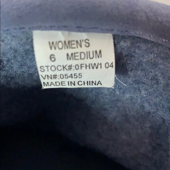 L.L. Bean winter boots size 6 medium - Picture 5 of 9